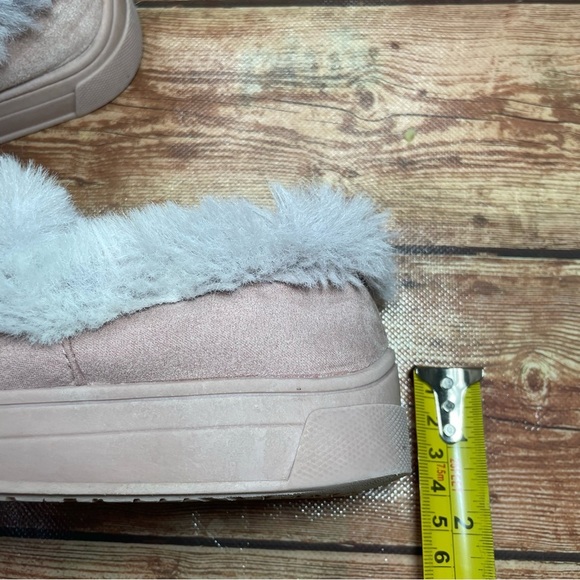 Steve Madden Jhugz Faux Fur Trim Slip-On Slippers Girl's Size 13 Pink Blush - Picture 13 of 13